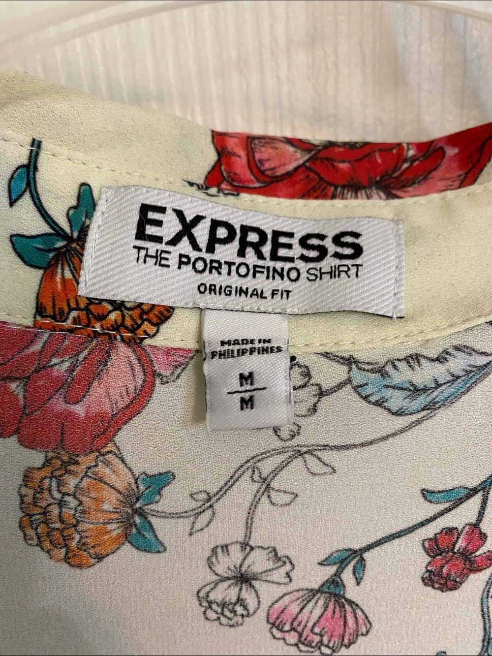 Express Sleeveless Floral Button-Up Top in Cream, Blue, Red, Yellow - Picture 2 of 7